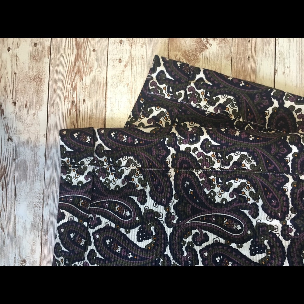 Izod Vintage Paisley Shorts - Picture 5 of 5